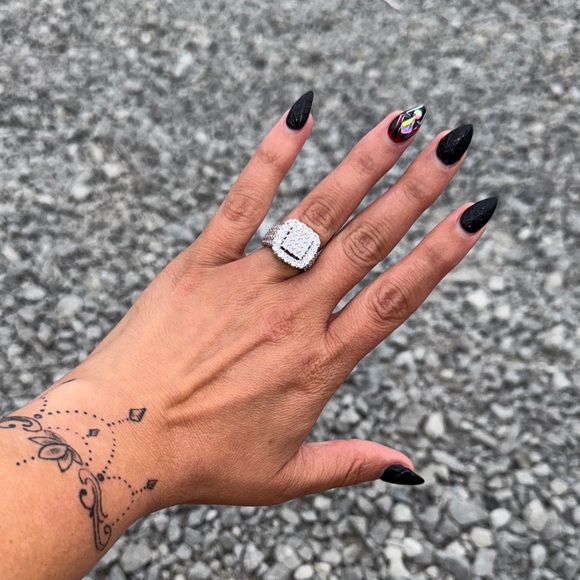 New S925 Elegant Silver Square Ring - Picture 4 of 11